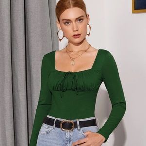 CONSIGNED 🚫 Green Squareneck Top